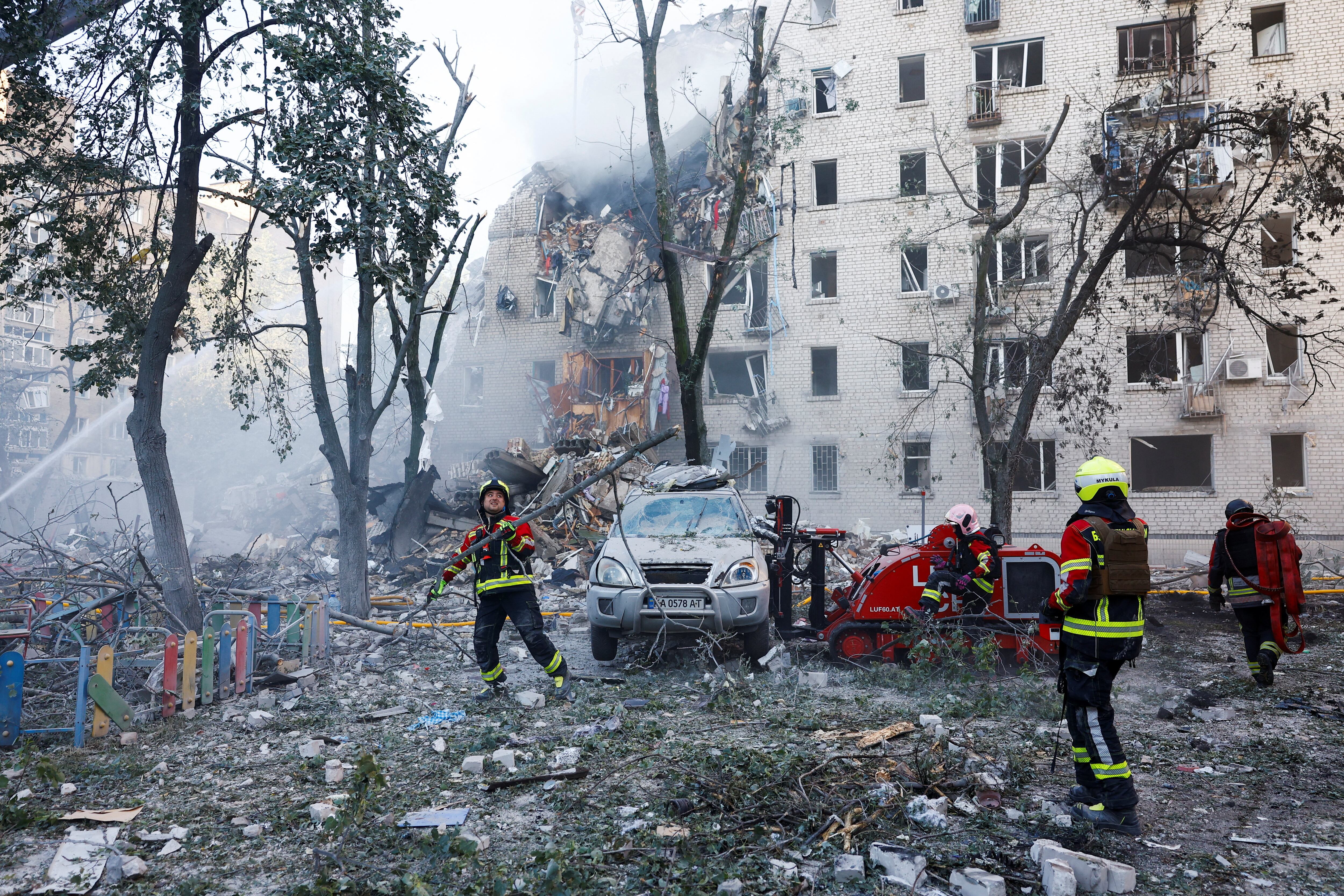 Al menos 13 muertos en un ataque masivo ruso contra Kiev