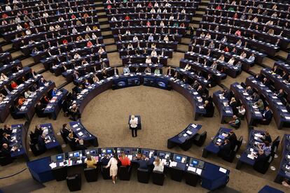 La copiosa legislación del Parlamento Europeo comienza a hacer inviable el llamado 'greenwashing', el disfraz verde con el que muchas empresas se camuflaban.