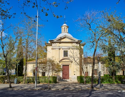 Fachada de la ermita de San Antonio de la Florida, donde están los frescos de Goya y la tumba del pintor.