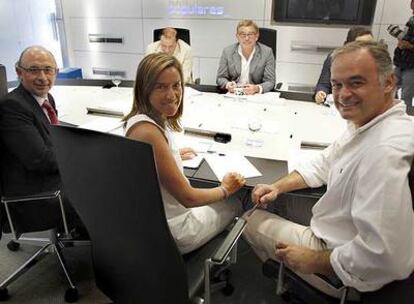 Montoro, Ana Mato y Esteban González Pons, ayer en la sede del PP.