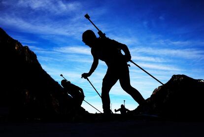 Varios esquiadores disputando una de las pruebas celebradas en la localidad de Ruhpolding, al sur de Alemania.