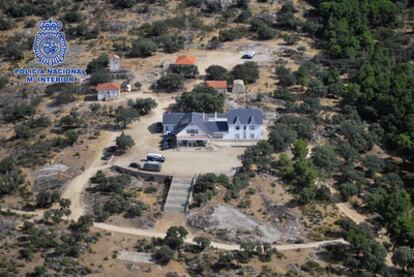 Mansión que se habían construido los Miami en un pueblo de Madrid gracias a sus inmensas ganancias.