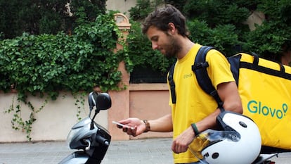 Un juzgado de Madrid decreta que un 'rider' de Glovo trabajaba como falso autónomo