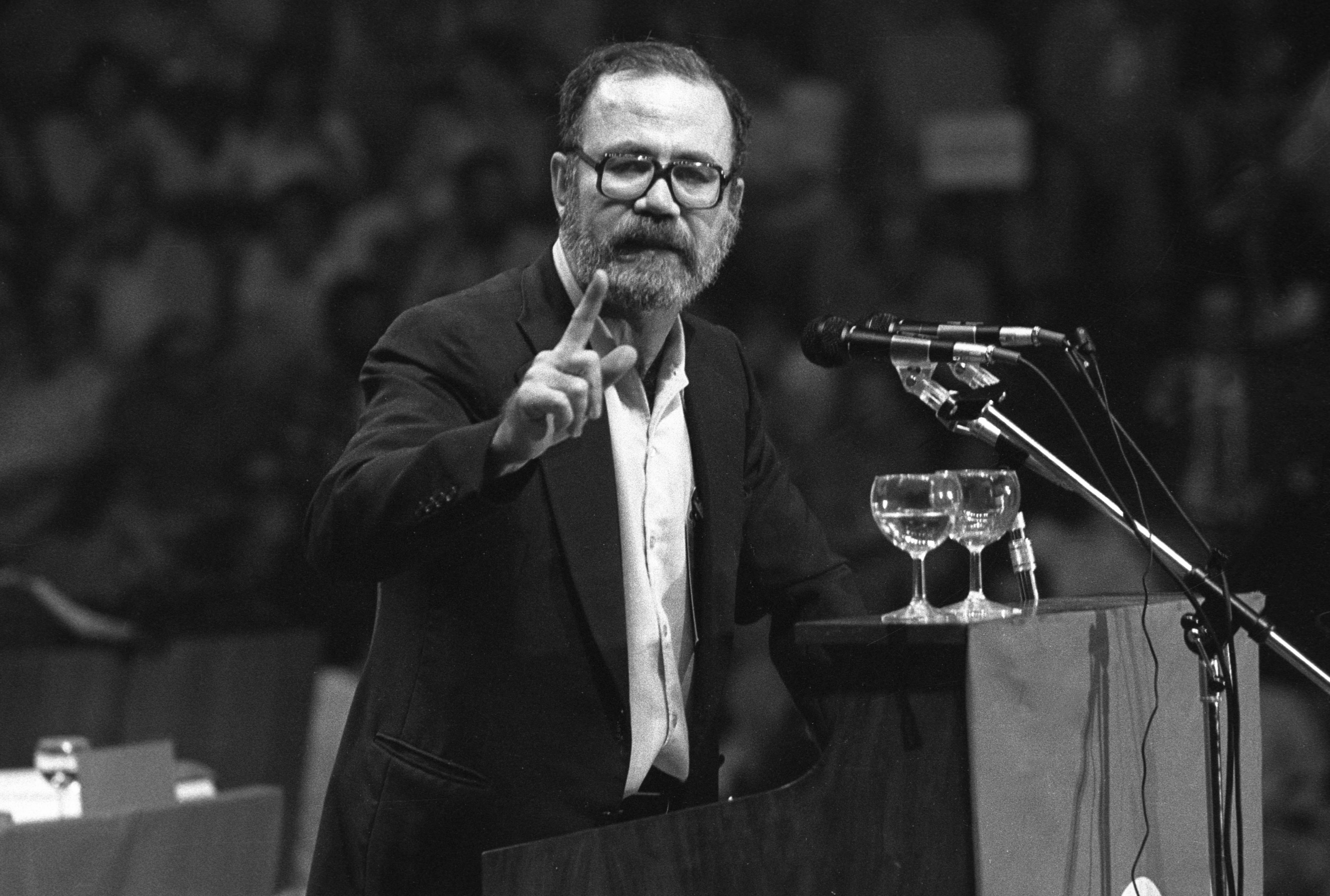 Muere a los 93 años Francisco Bustelo, dirigente socialista crítico y exrector de la Universidad Complutense