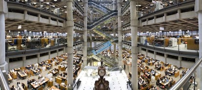 Interior de la sede corporativa de Lloyd&rsquo;s, el mayor mercado de seguros del mundo, en Londres. 