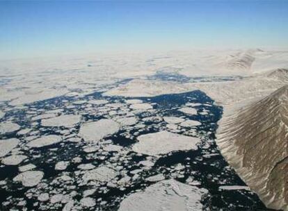 Imagen del fiordo Markharm, en el norte de Canadá, tras el desprendimiento de la placa del mismo nombre, a principios de agosto.