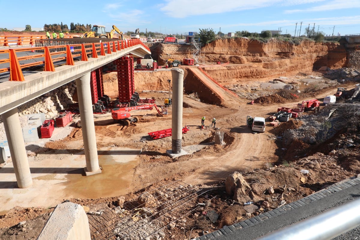 Un viaducto provisional restablecerá el martes la última carretera autonómica dañada por la dana
