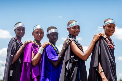Nice Nailantei está muy cerca de erradicar la mutilación genital femenina de la sociedad masai en la zona de Loitokitok, la ciudad más cercana a su pueblo natal, salvando a unas 15.000 niñas del horror del 'emuatare' e involucrando en el cambio a grupos de mujeres, ancianos y sobre todo 'moran', los guerreros masai más tradicionalistas.