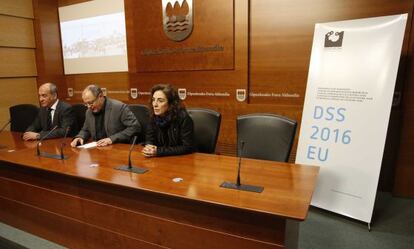 Garitano, Izagirre y Uriarte, durante la rueda de prensa que han ofrecido tras la reunión extraordinaria del patronato de San Sebastián 2016.