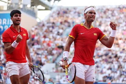 Nadal, durante un partido de dobles junto a Alcaraz en los Juegos de París.