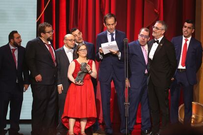 Javier Fesser (segundo por la derecha), director de la película 'Campeones', junto a los actores del filme.