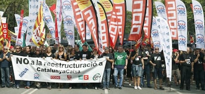 Protesta en Barcelona contra un ERE en Catalu&ntilde;a Caixa