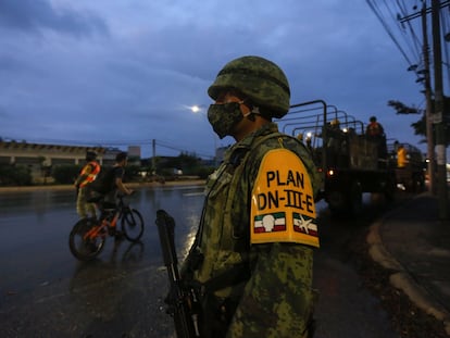 El Ejército mexicano patrulla las calles de la ciudad de Cancún, en el Estado de Quintana Roo.