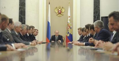 Putin reunido con su nuevo Gabinete el 21 de mayo en el Kremlim.