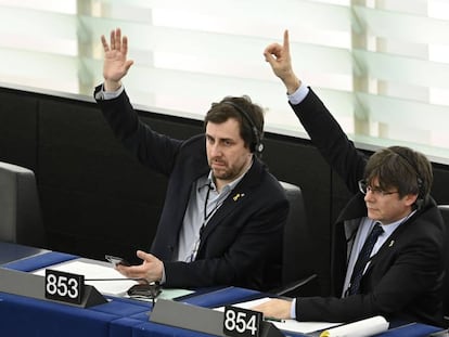 Puigdemont y Comín en el pleno del Parlamento Europeo de Estrasburgo, este lunes.