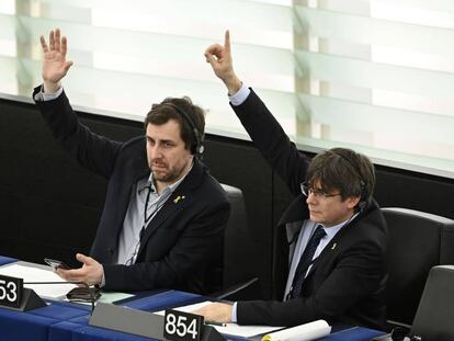 Puigdemont y Comín en el pleno del Parlamento Europeo de Estrasburgo, este lunes.