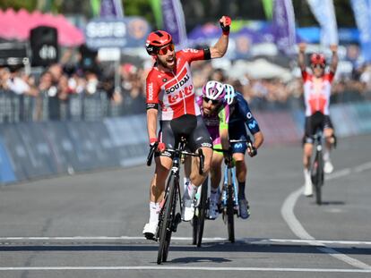 De Gendt se impone en Nápoles.