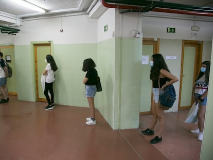 Alumnos del instituto público María Guerrero, en Collado Villalba (Madrid).