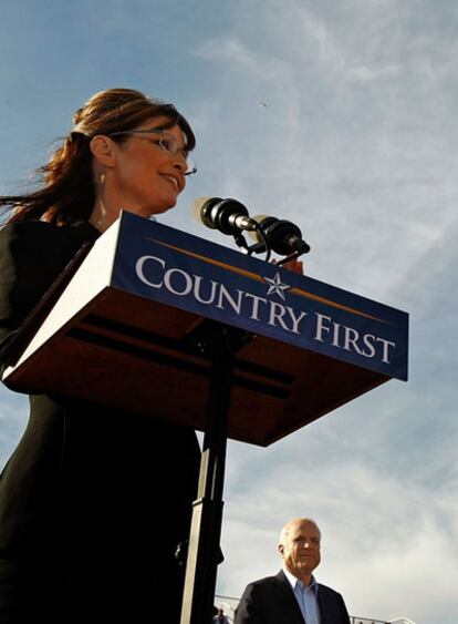 Sarah Palin en Ohio junto al candidato a la presidencia John McCain