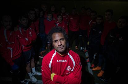 Carlos Sánchez, junto a sus compañeros de equipo.