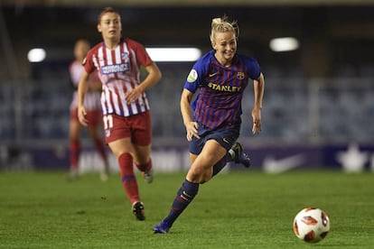 Partido de fútbol femenino entre Barcelona y Atlético.