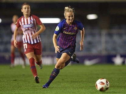 Partido de fútbol femenino entre Barcelona y Atlético.