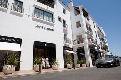 Saint Laurent se une a la larga lista de tiendas de lujo de Puerto Banús.