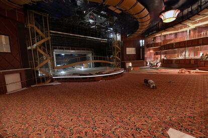 Teatro central, en el interior del crucero.