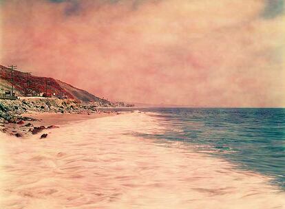 Imagen de<i> Malibu south</i> (2004), de Florian Maier-Aichen.