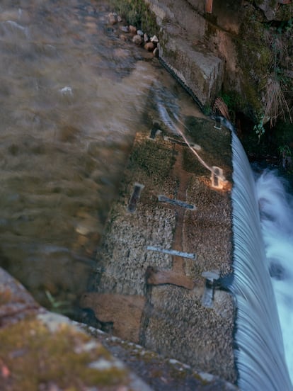 Conducciones de agua del siglo XVII, de hierro fundido, en la Tronera de Apolo.
