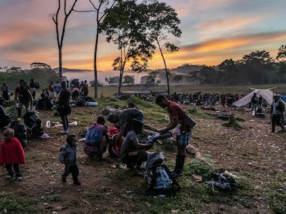 Un campamento de migrantes antes de atravesar el Tapón del Darién en Colombia, en 2021.