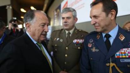 CNI chief General Sanz Roldán (l).