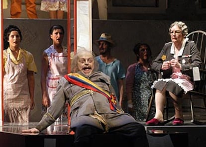Un montaje teatral de 'El otoño del patriarca', sobre la novela de García Márquez.