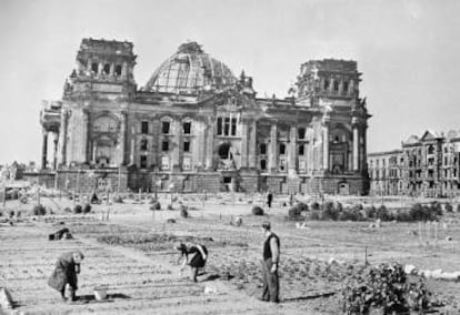 Huerto urbano en Berlín durante la Segunda Guerra Mundial.