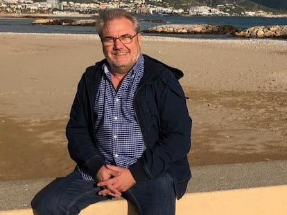 José Antonio, en la playa de Sitges durante un congreso médico.