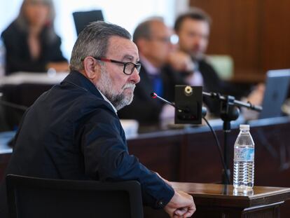 El ex secretario general de UGT-A, Francisco Fernández Sevilla, durante su declaración este lunes  ante la Sección Tercera de la Audiencia Provincial de Sevilla, donde continúa el juicio contra la excúpula del sindicato por una supuesta trama de facturas falsas.