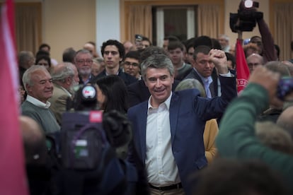 José Luís Carneiro, candidato a la secretaría general del Partido Socialista portugués, durante un acto en Oporto.