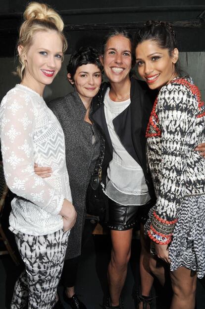 January Jones, Audrey Tautou y Freida Pinto junto a Isabel Marant.