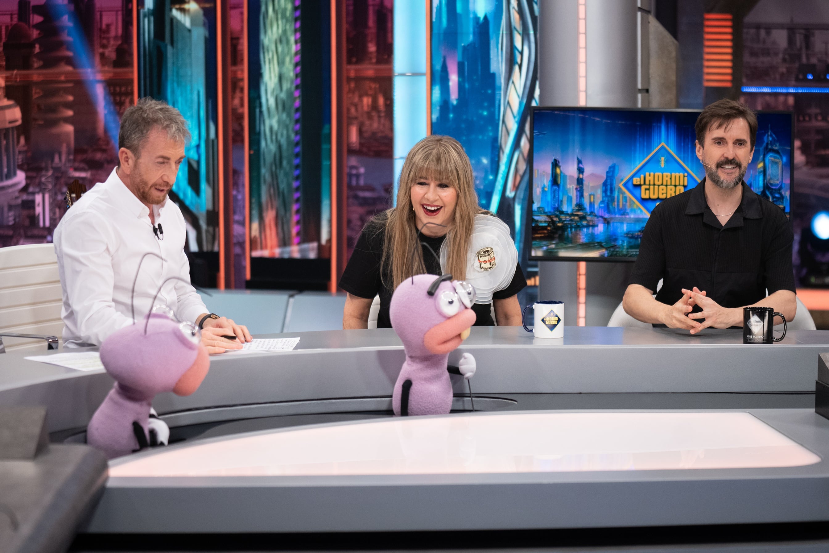 Pablo Motos, Pepa Charro y Julián López, en 'El hormiguero'.
