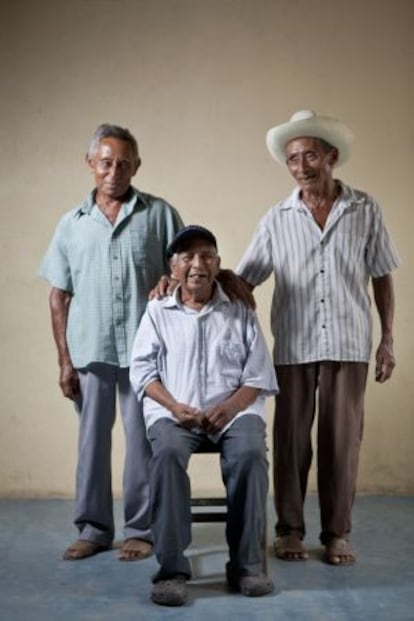 Cirilo Velázquez, Manuel Segovia e Isidro Velázquez, en Ayapa.