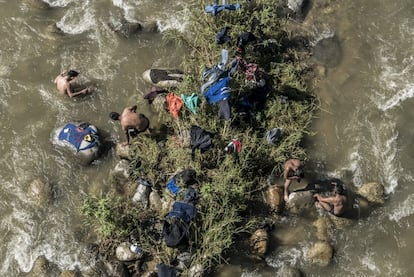 El río se ha convertido en un oasis para los migrantes.