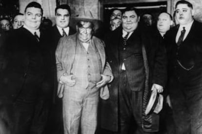 Elegantes, orondos y felices: reunión de los miembros del Club de Hombres Gordos de Nueva York.