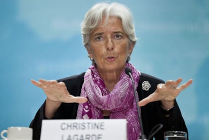Lagarde, en su primera rueda de prensa como directora del FMI.