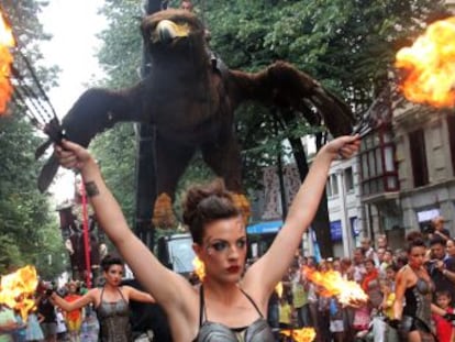 Participantes en el Desfile de la ballena de la Aste Nagusia de 2012.
