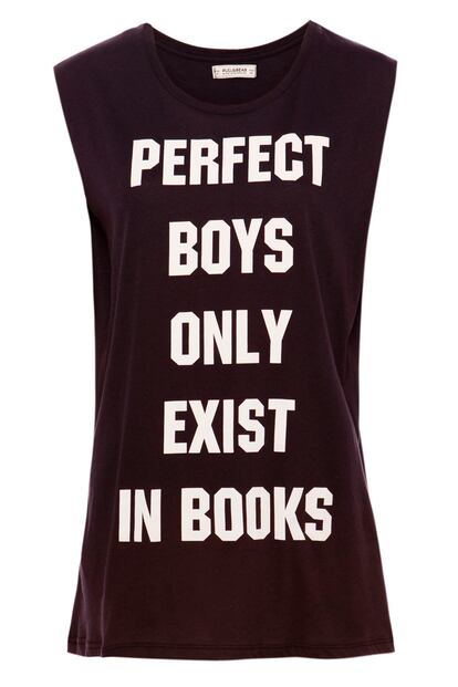 "Los chicos perfectos solo existen en los libros", una visión muy realista de Pull and Bear (5,99 euros).