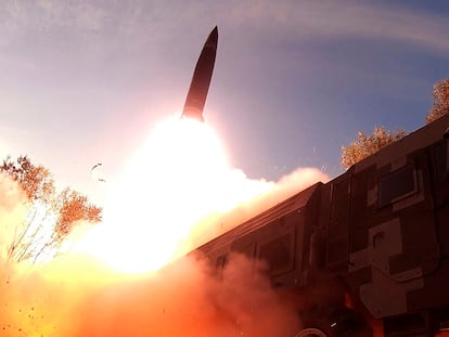 Un lanzamiento de un misil en Corea del Norte, octubre de 2022.