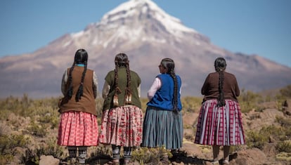 Ana Lia Gonzales Magueño,  Dora Magueño Machaca,  Elena Quispe Tincuta,  Cecilia Llusco Alaña antes de ascender al Sajama.