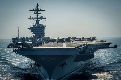 El portaaviones Carl Vinson, en el Golfo Pérsico.