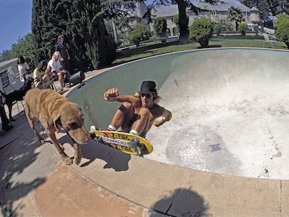 Jay Adams en el Dog Bowl de Santa Monica, California, 1977.