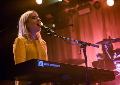 Katie Stelmanis durante un concierto en marzo.